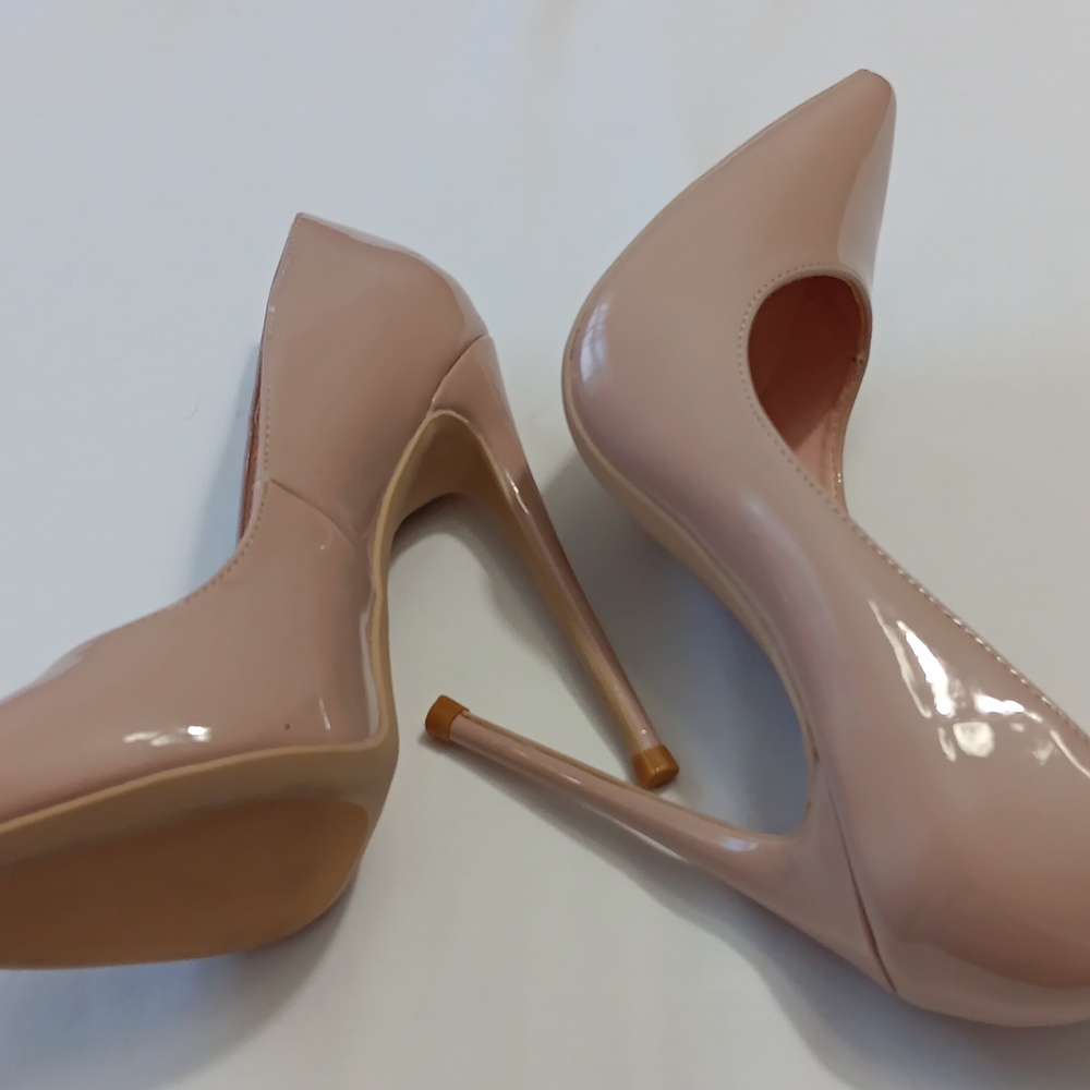 GEN SHUO Women's Tan Pointed Toe  Heels Size 6
